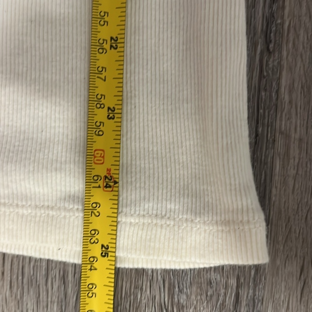 Lauren Ralph Lauren Ruffle V-neck Ribbed Top​​​ - Picture 10 of 11